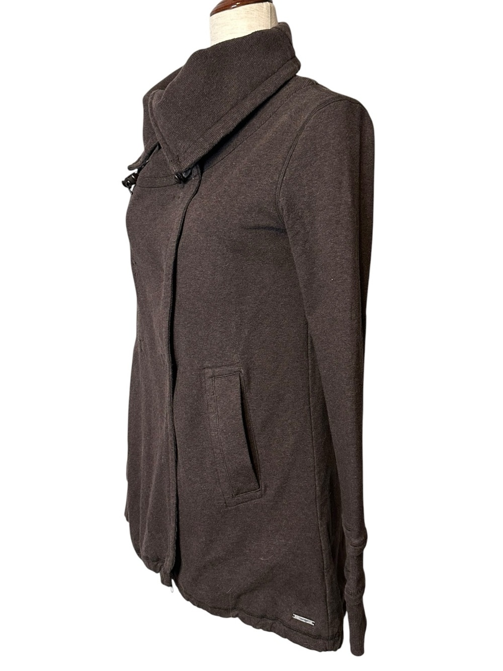 Lululemon Athletica Gratitude Wrap Heathered Fox Brown Drawstring Toggle Detail - Picture 7 of 10